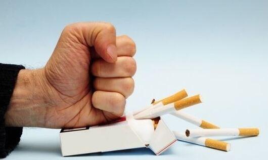 Quit smoking to prevent pain in the knuckles