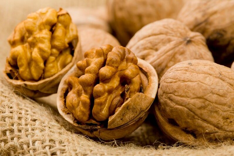 Walnuts to treat osteonecrosis